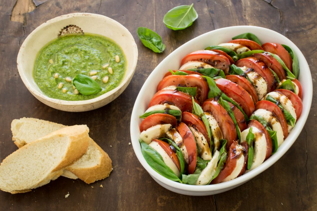 Basilikum-Pesto mit Parmesan | Klassisches Rezept - LieberBacken