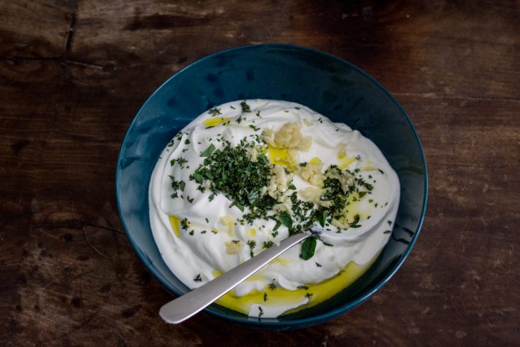 Minz-Dip mit Knoblauch und Joghurt | Sommerliches Rezept