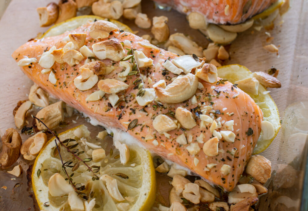 Schneller Lachs mit Cashews - LieberBacken