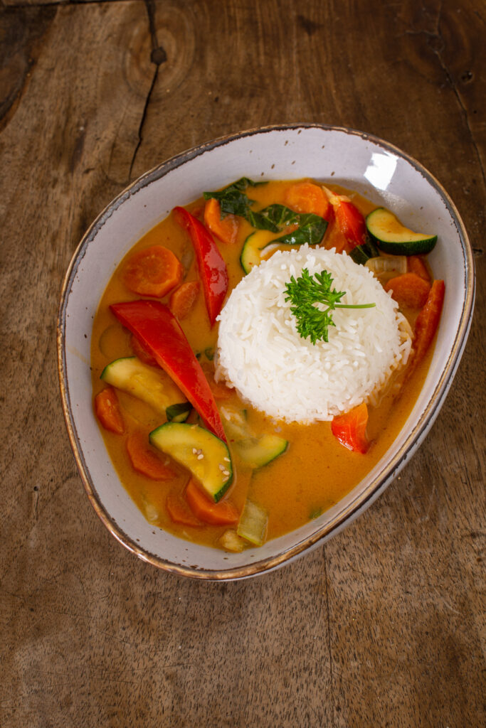 Vegetarisches Zitronengras Curry mit Reis - LieberBacken