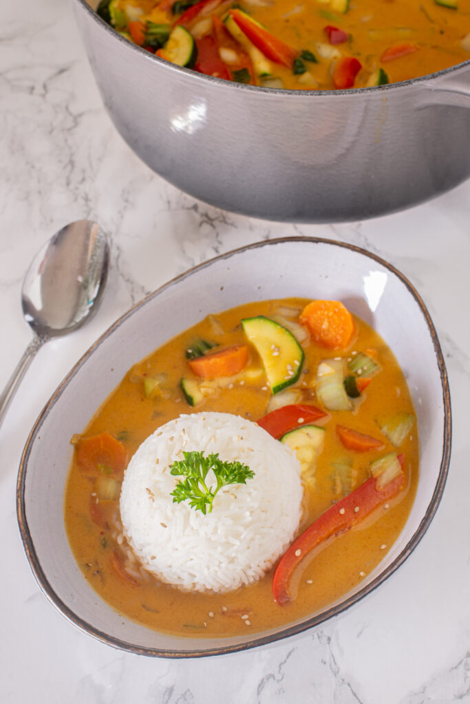 Vegetarisches Zitronengras Curry mit Reis - LieberBacken